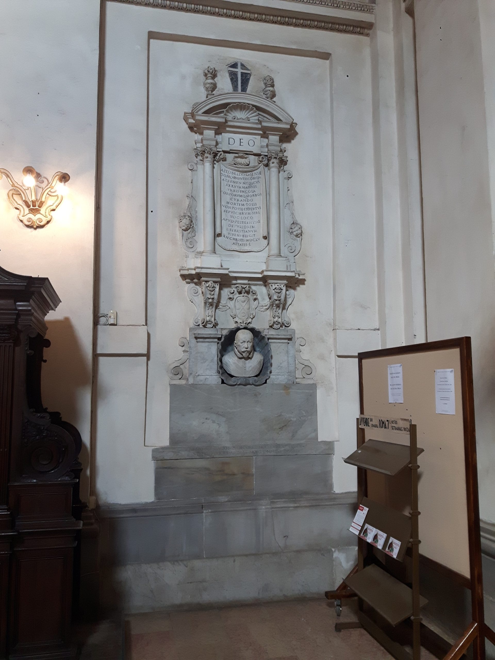 Altobellus d'Ense's tomb, San Sebastiano, Rome - 03.jpg